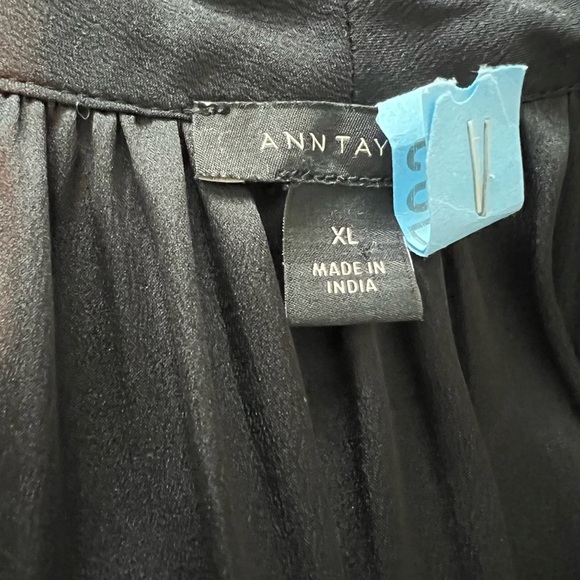 Ann Taylor “cold shoulder” Women's Top - Picture 3 of 5
